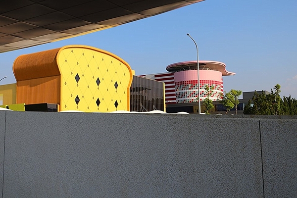 7-11 統一觀光工廠(新竹湖口旗艦店)：【新竹景點】7-11湖口廠門市旗艦店~要尖叫啦~敲可愛OPEN小醬家族派對超級歡樂粉嫩繽紛