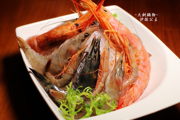 大釧鍋物：放開那隻龍蝦『大釧鍋物』頂級涮涮鍋/捷運南京復興火鍋