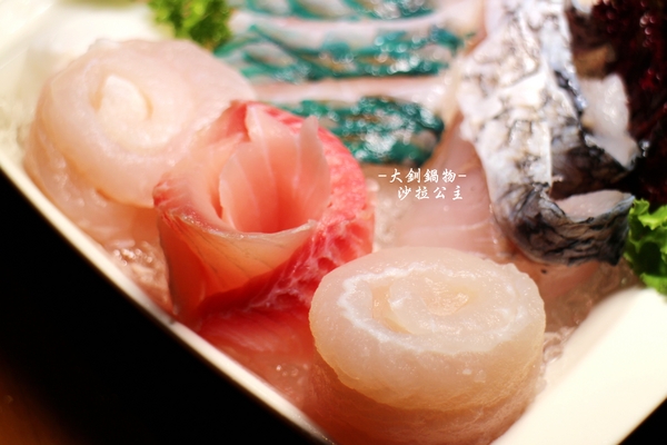 大釧鍋物：放開那隻龍蝦『大釧鍋物』頂級涮涮鍋/捷運南京復興火鍋