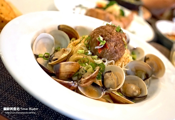 銅鈴美食坊 Tone Bistro：【愛評網口碑體驗】大安捷運站週邊美食 ✿✿ 銅鈴美食坊 Tone Bistro ✿✿
