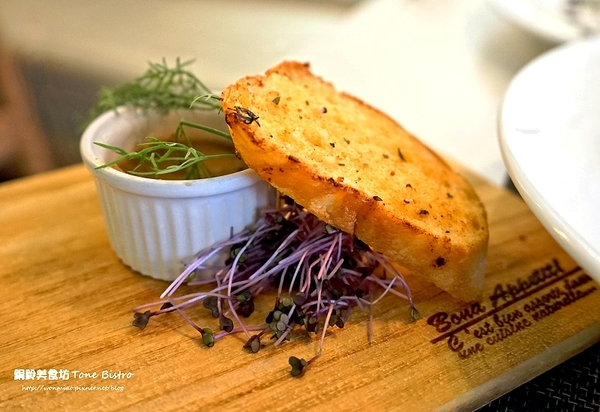 銅鈴美食坊 Tone Bistro：【愛評網口碑體驗】大安捷運站週邊美食 ✿✿ 銅鈴美食坊 Tone Bistro ✿✿