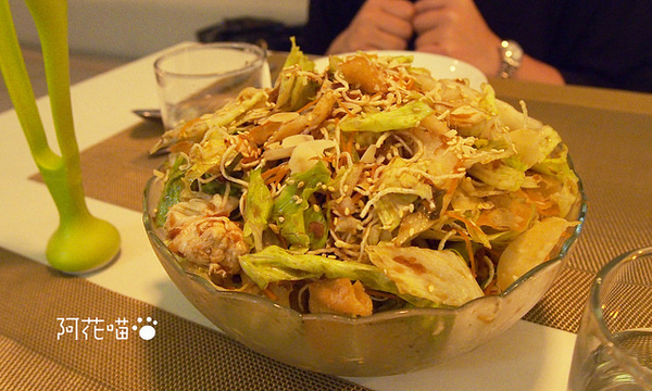 銅鈴美食坊 Tone Bistro：【大安│異國料理】好吃到真的會吮指的椒麻雞翅『銅鈴美食坊 Tone Bistro』