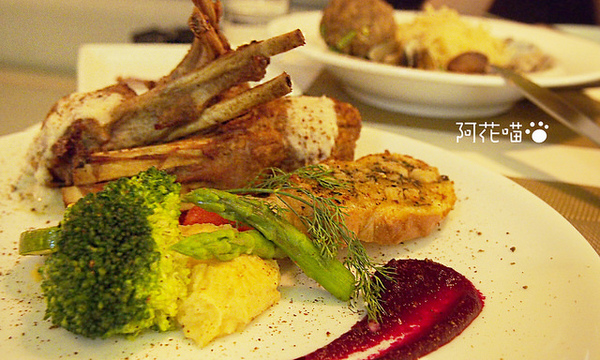 銅鈴美食坊 Tone Bistro：【大安│異國料理】好吃到真的會吮指的椒麻雞翅『銅鈴美食坊 Tone Bistro』