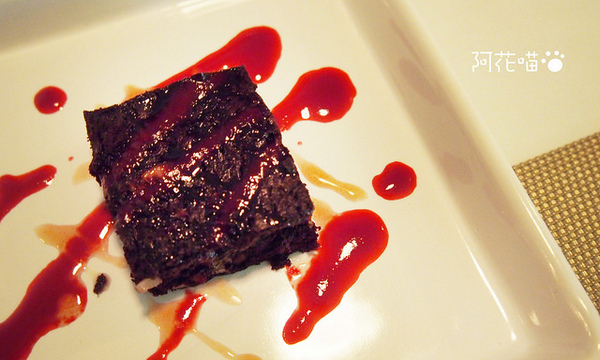 銅鈴美食坊 Tone Bistro：【大安│異國料理】好吃到真的會吮指的椒麻雞翅『銅鈴美食坊 Tone Bistro』