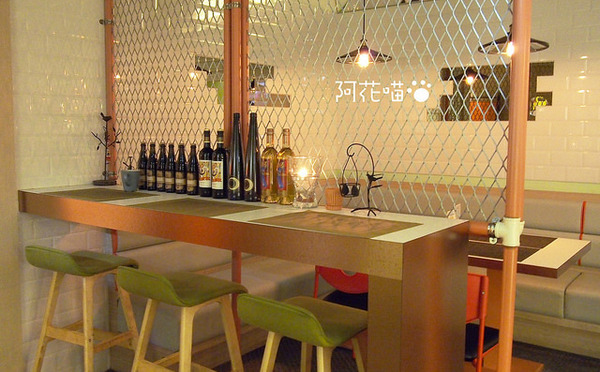 銅鈴美食坊 Tone Bistro：【大安│異國料理】好吃到真的會吮指的椒麻雞翅『銅鈴美食坊 Tone Bistro』