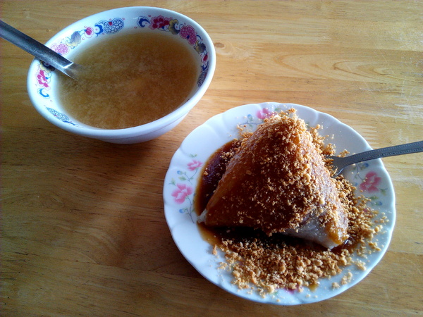 村伯菜粽：【臺南Ω麻豆區】村伯菜粽。葷素者都極力推薦，平實價格又美味的早餐，也可宅配喔！