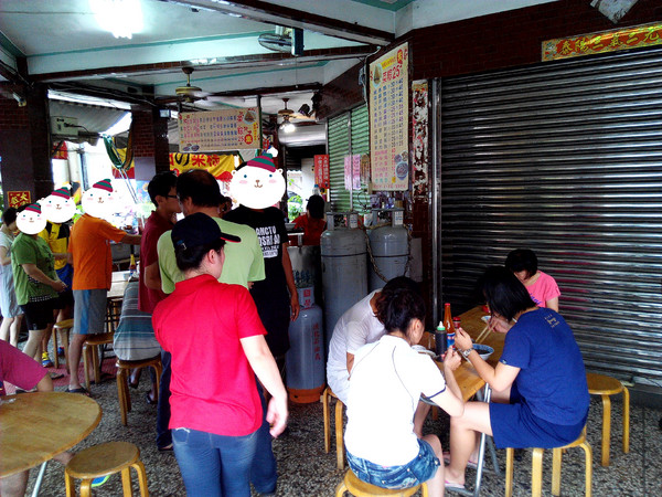 村伯菜粽：【臺南Ω麻豆區】村伯菜粽。葷素者都極力推薦，平實價格又美味的早餐，也可宅配喔！