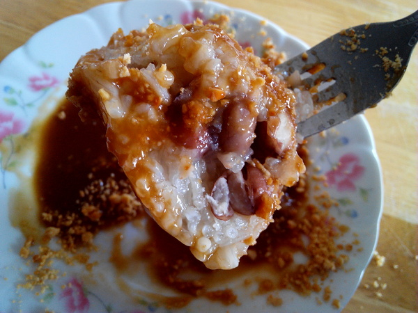 村伯菜粽：【臺南Ω麻豆區】村伯菜粽。葷素者都極力推薦，平實價格又美味的早餐，也可宅配喔！