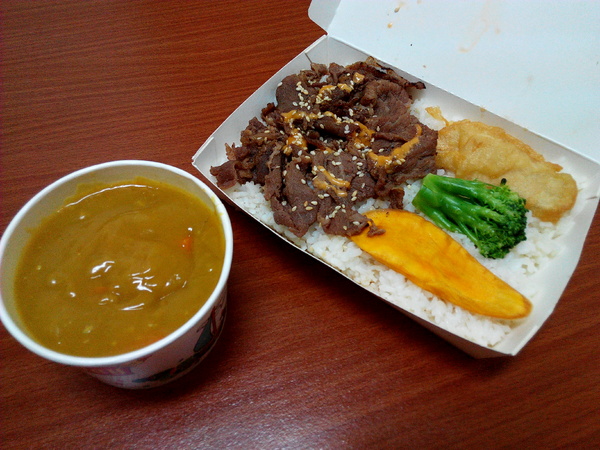 老外的壽司:【臺南Ω麻豆區】老外的壽司。只限外帶,晚來就吃不到的平價午、晚餐好選擇