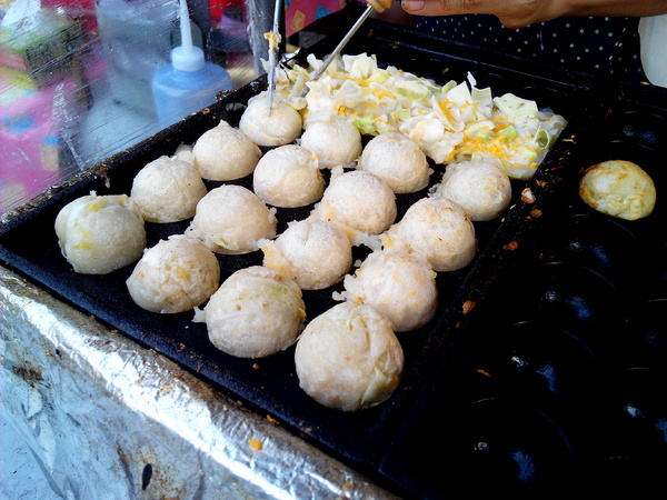 麻豆素食章魚燒:【臺南Ω麻豆區】麻豆素食章魚燒。CP值頗高的熱呼呼素食小點心