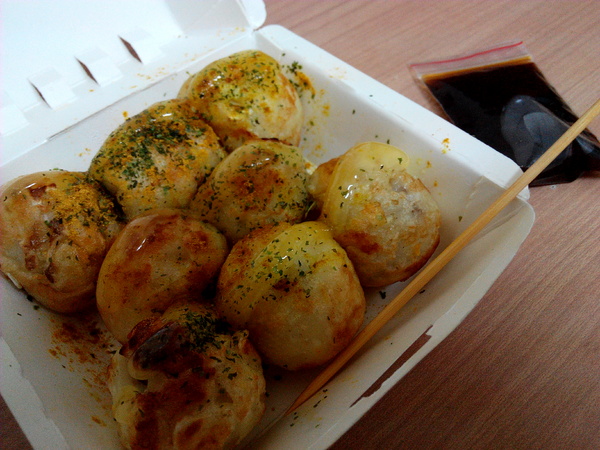 麻豆素食章魚燒:【臺南Ω麻豆區】麻豆素食章魚燒。CP值頗高的熱呼呼素食小點心