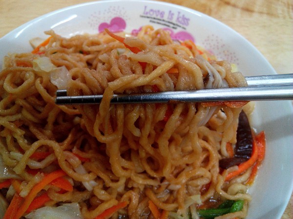 13號素食：【臺南Ω麻豆區】１３號素食。炒意麵配料豐富ＣＰ值高