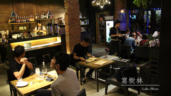 窩樹林：【台南】有靈魂的老房子！●窩樹林Hide Forst●早午餐&晚餐宵夜總相宜！也適合多人聚餐哦