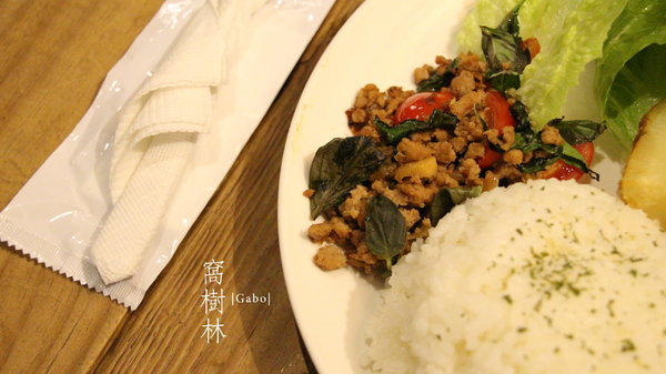 窩樹林：【台南】有靈魂的老房子！●窩樹林Hide Forst●早午餐&晚餐宵夜總相宜！也適合多人聚餐哦