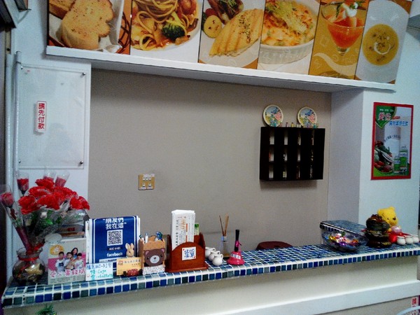 陽光義法蔬食:【東區】陽光義法蔬食。餐點滿多元的素食餐廳