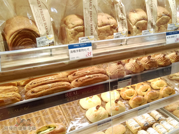 全聯全興店05-麵包區-類別不算少