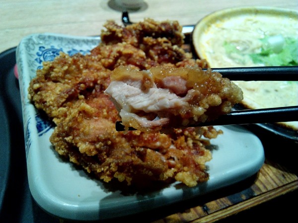 聖加南洋小品(台南新光三越西門店):【中西區】聖加南洋小品。叻沙椒麻雞麵。湯頭帶著濃郁椰漿香味