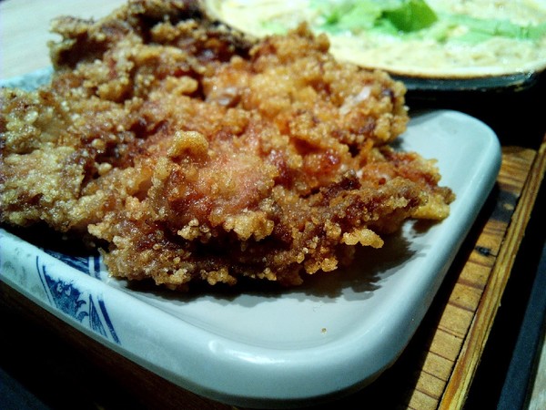 聖加南洋小品(台南新光三越西門店):【中西區】聖加南洋小品。叻沙椒麻雞麵。湯頭帶著濃郁椰漿香味