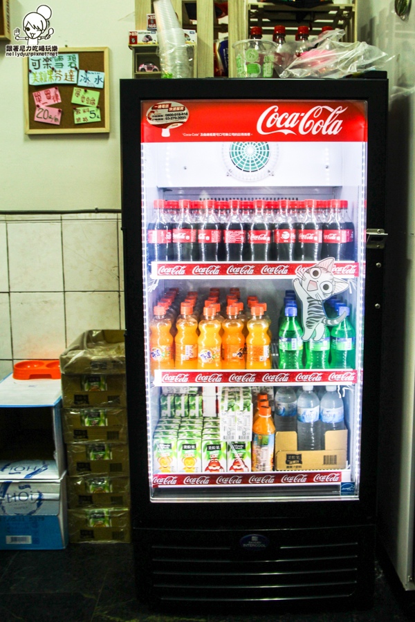 紅茶臭豆腐(高雄總店):吃-楠梓。獨特紅茶臭豆腐人氣排隊美食,好吃酥脆搭配獨家泡菜抄好吃(逢甲人氣小吃)