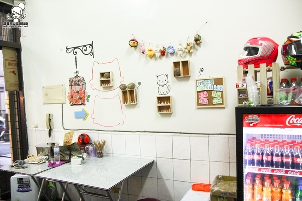 紅茶臭豆腐(高雄總店):吃-楠梓。獨特紅茶臭豆腐人氣排隊美食,好吃酥脆搭配獨家泡菜抄好吃(逢甲人氣小吃)