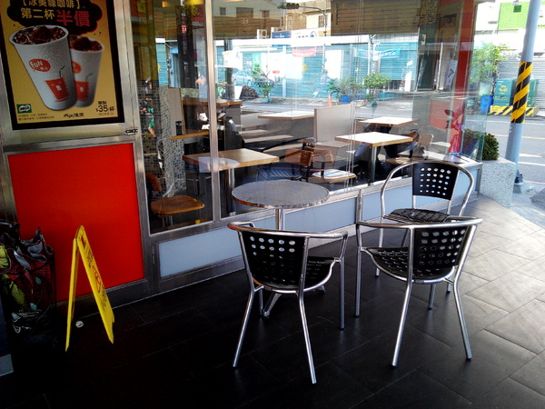 丹丹漢堡(麻豆):【臺南Ω麻豆區】丹丹漢堡(麻豆店)。味美價廉但常得排隊等候的早安特惠餐