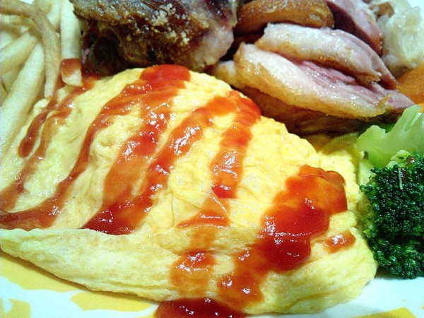 高雄空廚(台南新天地)：【中西區】高雄空廚。外皮酥脆，肉質紮實又入味的全家福脆皮德國豬腳