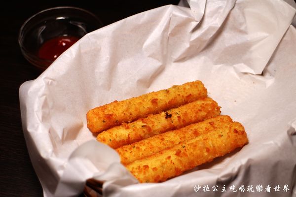 Big Boyz Pizza：他不是蛋糕.他是披薩『Big Boyz Pizza』捷運南京復興站美式餐廳/深盤披薩