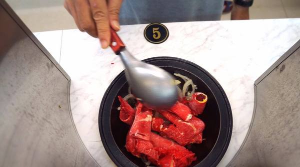 醉食在石頭風味養生火鍋:【苗栗竹南】全台第一家以偉士牌為主題的石頭火鍋,走過路過千萬別錯過!