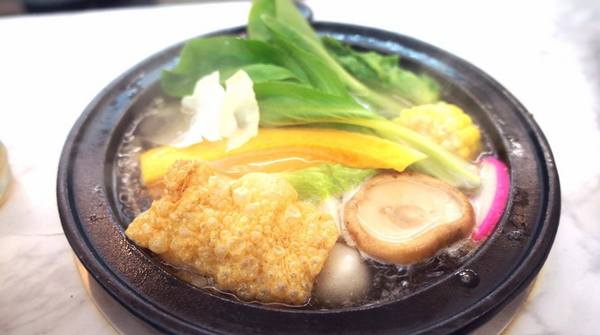 醉食在石頭風味養生火鍋:【苗栗竹南】全台第一家以偉士牌為主題的石頭火鍋,走過路過千萬別錯過!