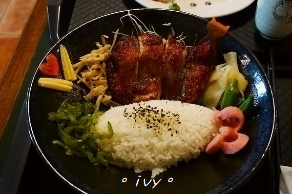 貓町日式簡餐：新竹東區。貓町  日式、洋食 創意料理