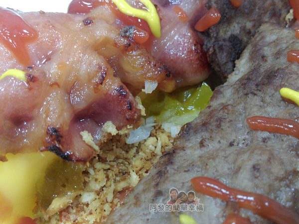 斯味漢堡15-牛肉培根潛艇堡內餡