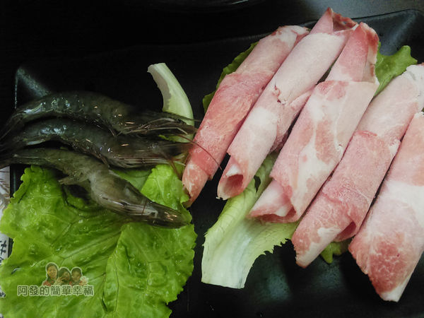 菇菇茶米館20-田媽媽菇鍋美食體驗館-農產養生菇鍋-蝦與肉片