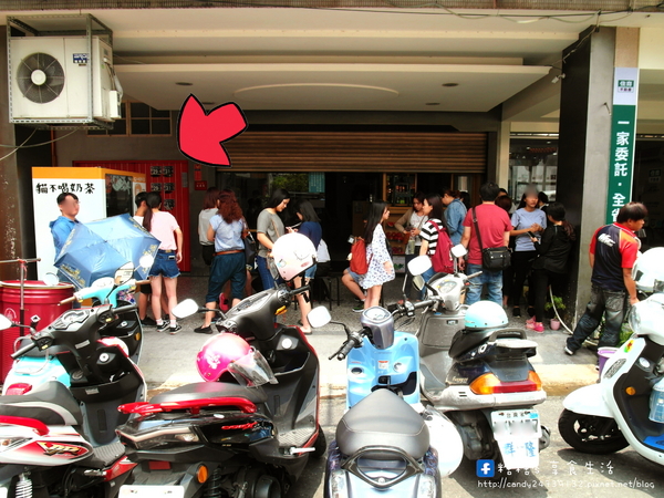 貓不喝奶茶:〖台中│美食〗貓不喝奶茶 ❤ 台中北屯販賣機超卡哇依登場,平日中午12點開賣,每日限量210瓶,售完不補,要搶要快唷!!