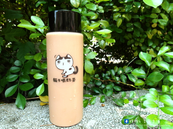 貓不喝奶茶:〖台中│美食〗貓不喝奶茶 ❤ 台中北屯販賣機超卡哇依登場,平日中午12點開賣,每日限量210瓶,售完不補,要搶要快唷!!