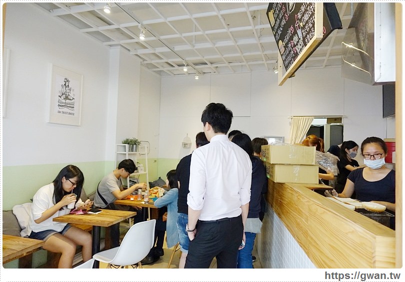 多士號,台中美食,台中逢甲,逢甲必吃,爆漿起司,起司,台中碳烤吐司,碳烤三明治,肉蛋吐司,台中肉蛋吐司,高大鮮奶,台中早餐,早餐店,逢甲文華道,激旨燒鳥-7-154-1