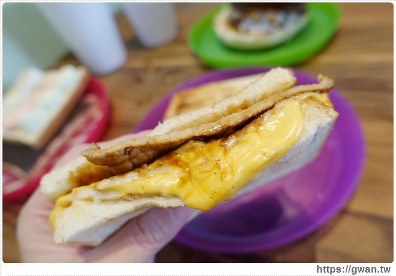 多士號,台中美食,台中逢甲,逢甲必吃,爆漿起司,起司,台中碳烤吐司,碳烤三明治,肉蛋吐司,台中肉蛋吐司,高大鮮奶,台中早餐,早餐店,逢甲文華道,激旨燒鳥-23-109-1