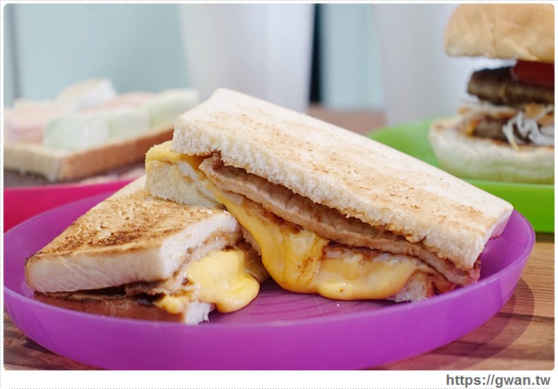 多士號,台中美食,台中逢甲,逢甲必吃,爆漿起司,起司,台中碳烤吐司,碳烤三明治,肉蛋吐司,台中肉蛋吐司,高大鮮奶,台中早餐,早餐店,逢甲文華道,激旨燒鳥-18-090-1