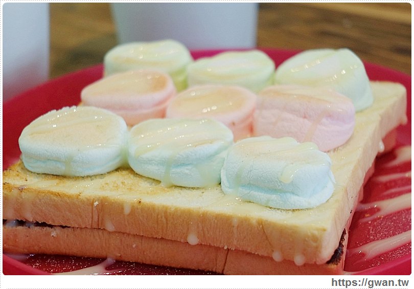 多士號,台中美食,台中逢甲,逢甲必吃,爆漿起司,起司,台中碳烤吐司,碳烤三明治,肉蛋吐司,台中肉蛋吐司,高大鮮奶,台中早餐,早餐店,逢甲文華道,激旨燒鳥-31-080-1