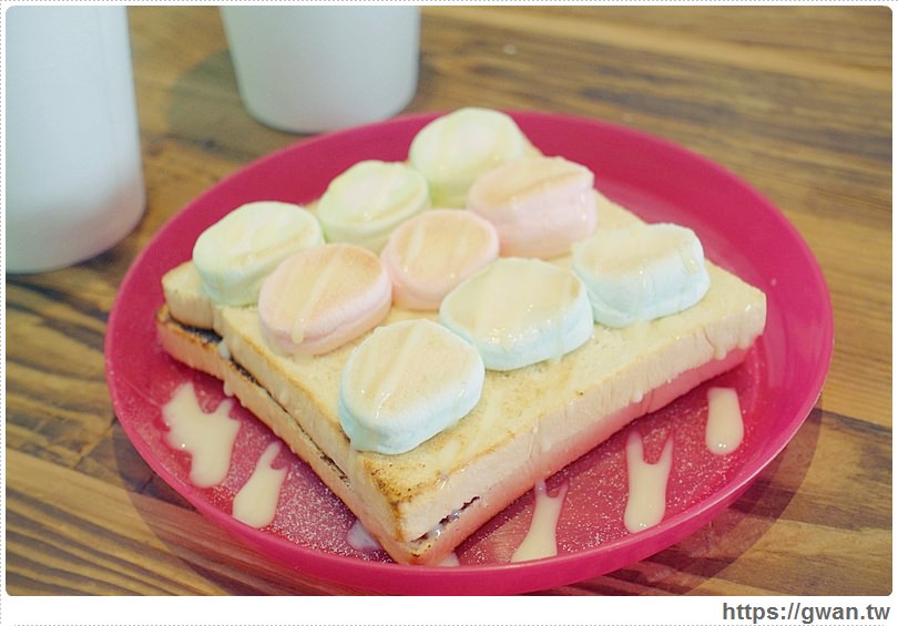 多士號,台中美食,台中逢甲,逢甲必吃,爆漿起司,起司,台中碳烤吐司,碳烤三明治,肉蛋吐司,台中肉蛋吐司,高大鮮奶,台中早餐,早餐店,逢甲文華道,激旨燒鳥-30-077-1