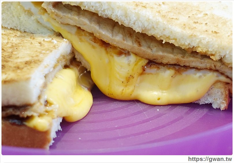 多士號,台中美食,台中逢甲,逢甲必吃,爆漿起司,起司,台中碳烤吐司,碳烤三明治,肉蛋吐司,台中肉蛋吐司,高大鮮奶,台中早餐,早餐店,逢甲文華道,激旨燒鳥-20-095-1