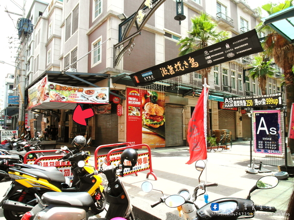 多士號 碳烤土司·紅茶牛奶:〖台中│美食〗多士號 ❤ 逢甲文華道會館超人氣早餐,古早味碳烤吐司,還有超犯規流漿起司,搭配濃醇香紅茶鮮乳~超讚!!