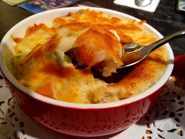 懶日子桌遊餐廳：【臺南Ω中西區】懶日子桌遊餐廳。可邊玩桌遊，邊享用餐點的休閒好去處