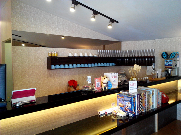 懶日子桌遊餐廳：【臺南Ω中西區】懶日子桌遊餐廳。可邊玩桌遊，邊享用餐點的休閒好去處