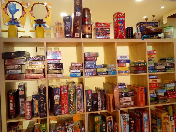 懶日子桌遊餐廳：【臺南Ω中西區】懶日子桌遊餐廳。可邊玩桌遊，邊享用餐點的休閒好去處