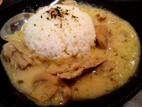 懶日子桌遊餐廳：【臺南Ω中西區】懶日子桌遊餐廳。可邊玩桌遊，邊享用餐點的休閒好去處