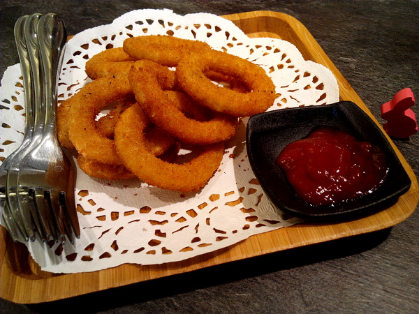 懶日子桌遊餐廳：【臺南Ω中西區】懶日子桌遊餐廳。可邊玩桌遊，邊享用餐點的休閒好去處