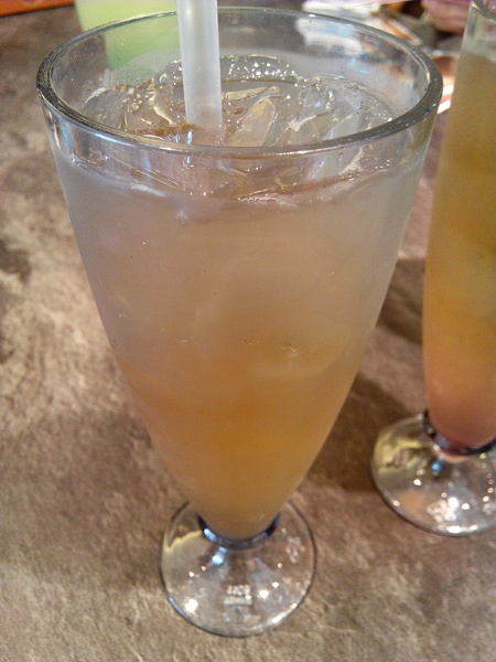 懶日子桌遊餐廳：【臺南Ω中西區】懶日子桌遊餐廳。可邊玩桌遊，邊享用餐點的休閒好去處