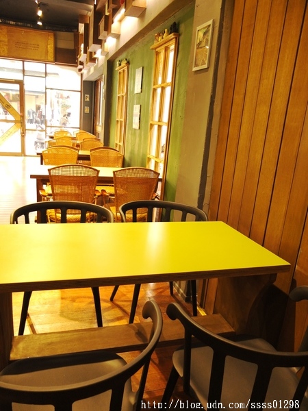 文明商行:【美食特搜。屏東市】文明商行。異國街角的錯覺 結合咖啡、溫度、人情味 溫馨典雅裝潢小店