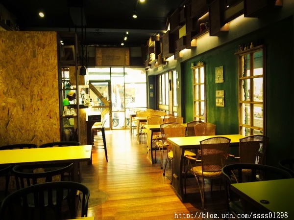 文明商行:【美食特搜。屏東市】文明商行。異國街角的錯覺 結合咖啡、溫度、人情味 溫馨典雅裝潢小店