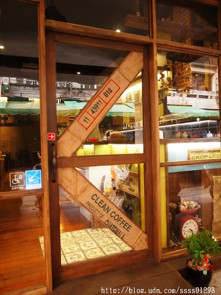 文明商行:【美食特搜。屏東市】文明商行。異國街角的錯覺 結合咖啡、溫度、人情味 溫馨典雅裝潢小店